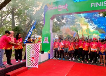 Pecinta Olahraga Dari Berbagai Usia Sukseskan Colour Run 2025 di Kota Mataram