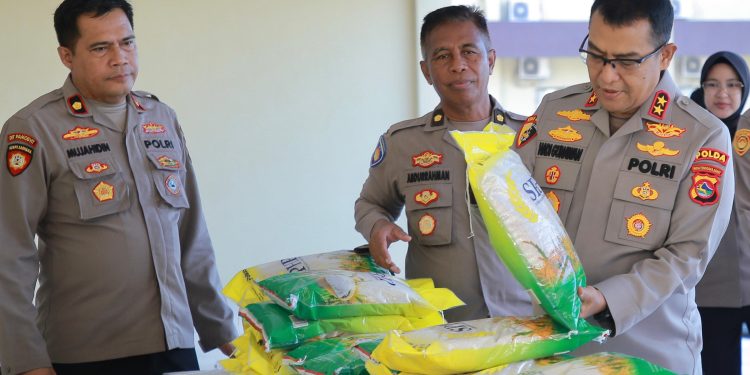 Kapolda NTB Turun Langsung Tinjau Pasar Murah untuk Masyarakat