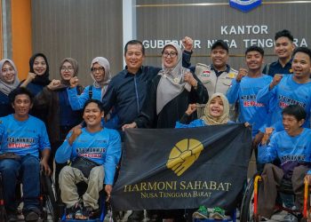 Gubernur NTB Lepas 11 Atlet Disabilitas Menuju Maybank Marathon 2025 di Bali