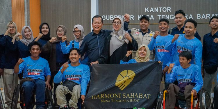 Gubernur NTB Lepas 11 Atlet Disabilitas Menuju Maybank Marathon 2025 di Bali