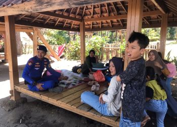 Selain Jaga Laut, Ditpolairud Polda NTB Turunkan Polisi RW ke Pesisir