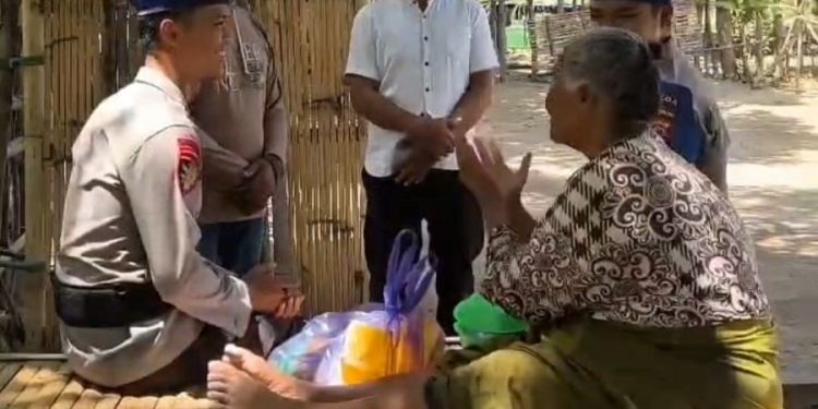 Kepedulian Polairud Polda NTB terhadap masyarakat kembali diwujudkan melalui kegiatan bakti sosial
