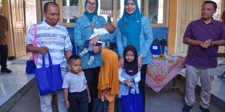 Bunda Sinta: Makanan Bergizi dan Lingkungan Sehat Kunci untuk Pertumbuhan dan Perkembangan Anak