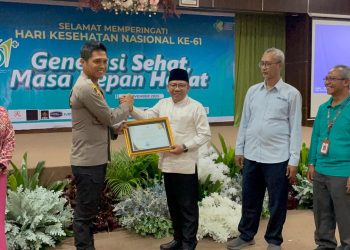 Program Gowes Kamtibmas dan Pendampingan Stunting Antarkan Kapolres dan Ketua Bhayangkari Terima Penghargaan HKN