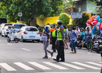 Polda NTB Berikan Pelayanan Pengamanan Natal 2025, Pastikan Ibadah Jemaat Berjalan Aman dan Khusyuk