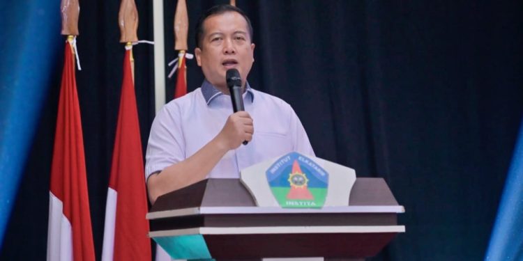 Wisuda Institut Elkatarie, Gubernur Iqbal Tekankan Diferensiasi dan Social Skill di Era AI