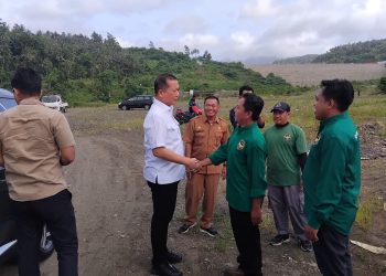 Gubernur NTB Tanam Pohon Produktif di Bendungan Meninting Bersama Yunales