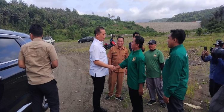 Gubernur NTB Tanam Pohon Produktif di Bendungan Meninting Bersama Yunales