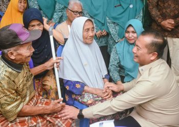 Gubernur Iqbal Renovasi RTLH dan MCK Warga Miskin Ekstrem Pesisir Desa Malaka