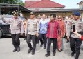 Kapolda NTB Tinjau Asrama dan Serahkan Bansos Saat Kunjungan ke Sumbawa Barat