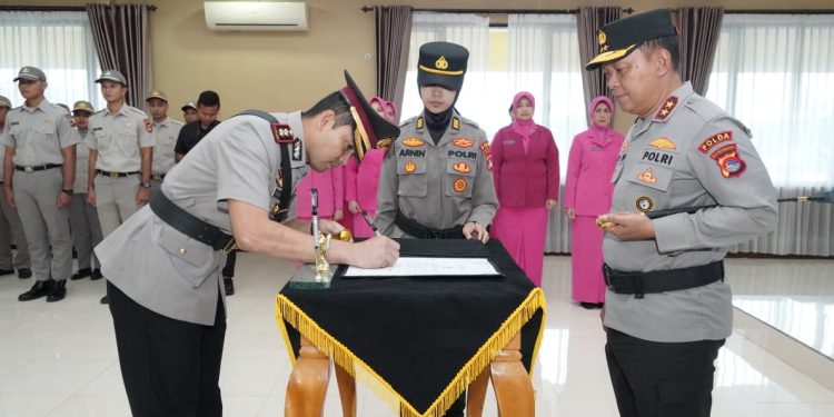Kapolda NTB Lantik AKBP Mubiarto Banu Kristanto sebagai Kapolres Bima Kota