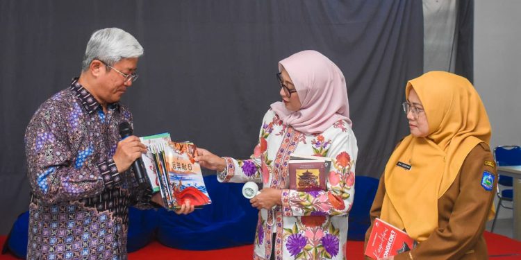 Sinergi Literasi Global: Bunda Literasi NTB dan Konjen RRT Dorong Kemandirian Masyarakat Melalui Pengetahuan