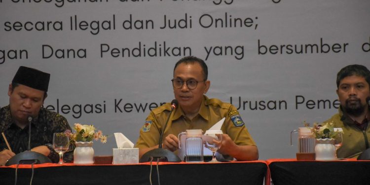 Lindungi Masyarakat dari Maraknya Pinjaman Ilegal dan Judi Online, Pemprov NTB Dorong Percepatan Ranperda