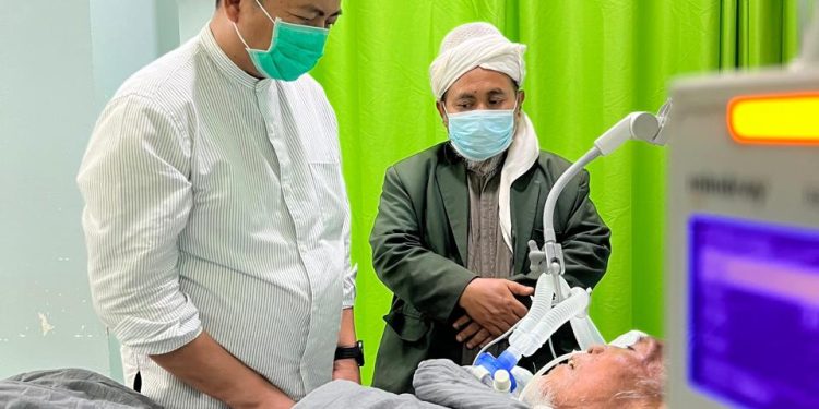 Jenguk Tuan Guru Bagu, Menhan Gembira Kondisinya Membaik dan Pastikan Perawatan Terbaik